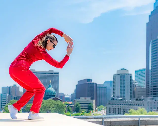 In Motion, In Place: Trisha Brown Dance Company in Fairmount Park. Photo by Vikki Sloviter.