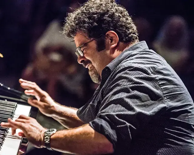 Arturo O’Farrill in performance. Photo by David Garten.