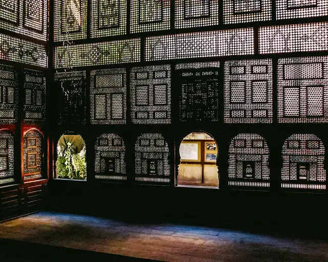 Bayt al-Suheymi, interior with wood-turned mashrabiya, Cairo, Egypt.