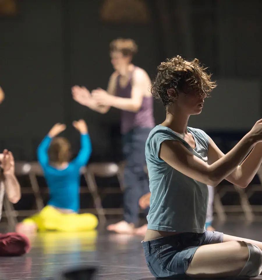 Levée des conflits, Boris Charmatz, Drexel University Armory, 2016. Photo by JJ Tiziou.