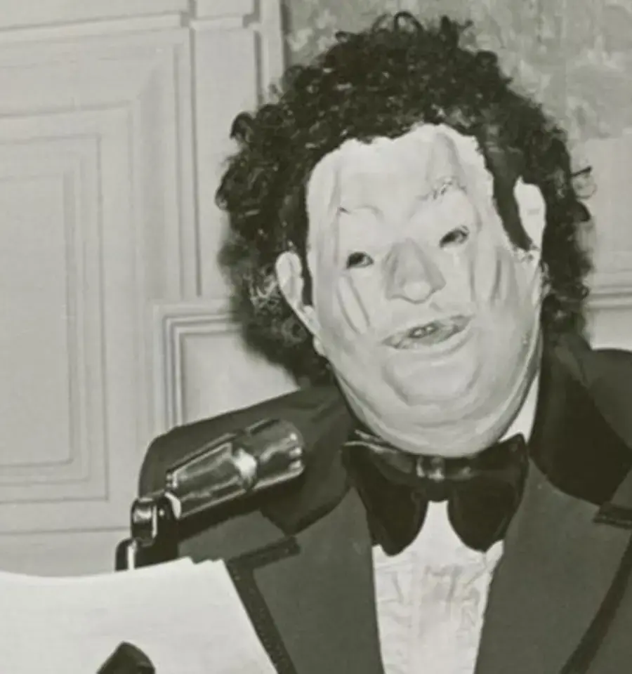 Dr. Anonymous at the American Psychiatric Association annual meeting in 1972. Photo by Kay Tobin, courtesy New York Public Library Collections.